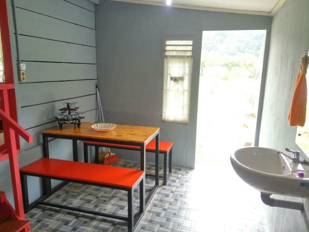 Pondok Oma Lasikin Luaran gambar