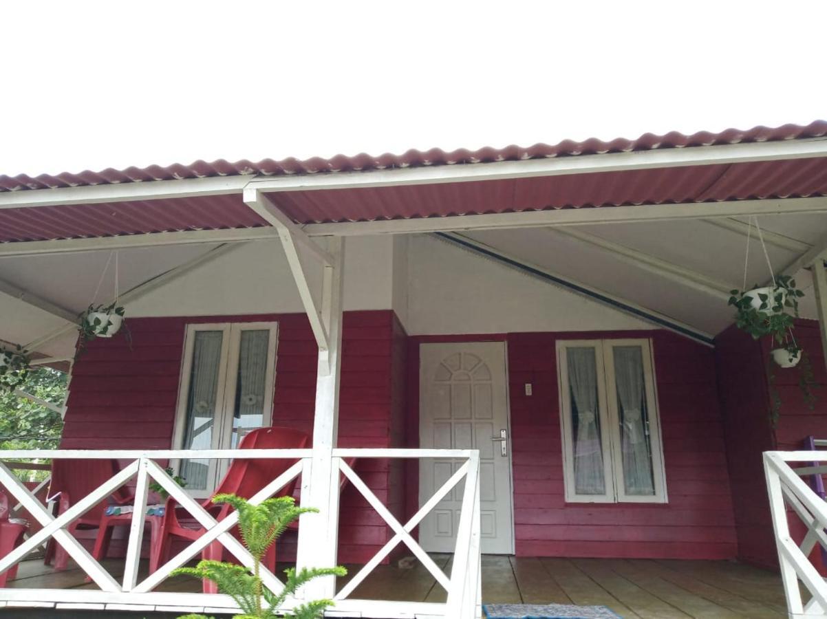 Pondok Oma Lasikin Luaran gambar